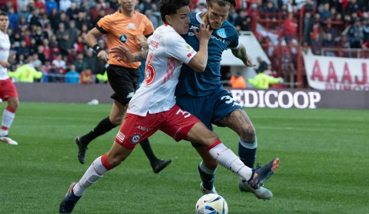 Imagen de La herencia de D10S: otro zurdo de Argentinos Juniors se sumó a la lista de pibes que lidera Maradona