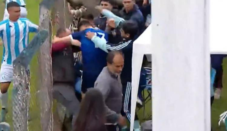 Imagen de "Te bajaron a Reserva por malo, no le ganaste a nadie": la frase que desató el escándalo y la batalla campal en Tucumán