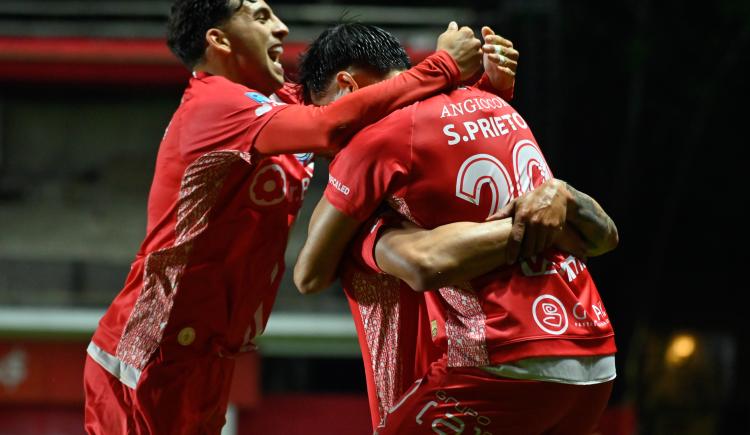 Imagen de Argentinos Juniors venció a Tigre y es líder en soledad de la zona B