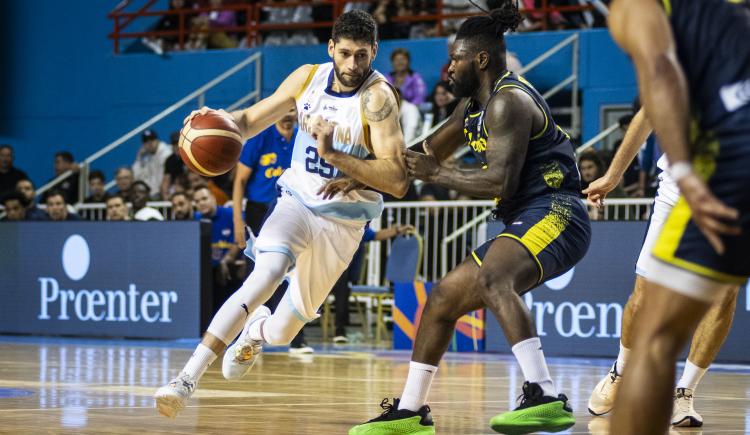 Imagen de Argentina derrotó con claridad a Colombia y se acerca a la Americup