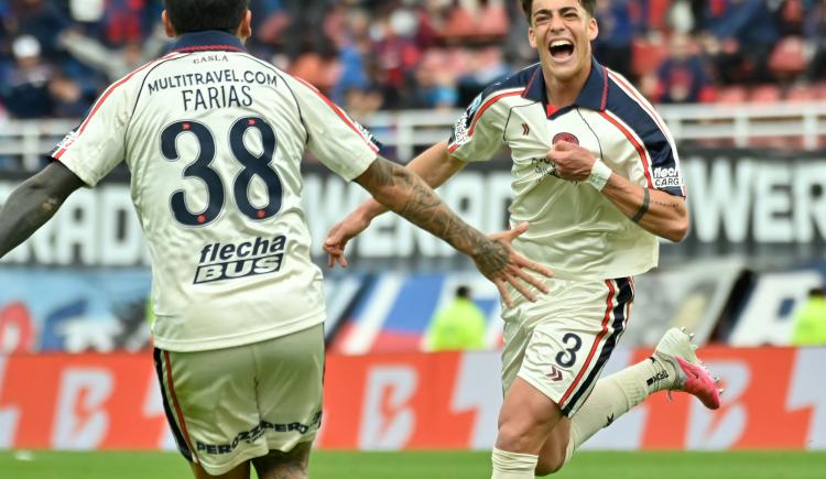 Imagen de San Lorenzo respira: venció a Riestra y sumó de a tres por primera vez en el ciclo Insua
