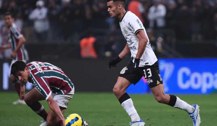 Imagen de Corinthians goleó a Fluminense y se ilusiona con la Copa de Brasil