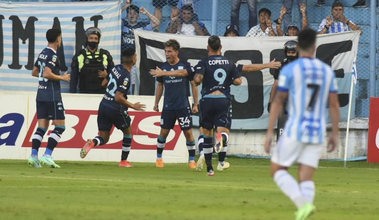 Imagen de Mirá los goles del 4-0 de Racing frente a Atlético en Tucumán