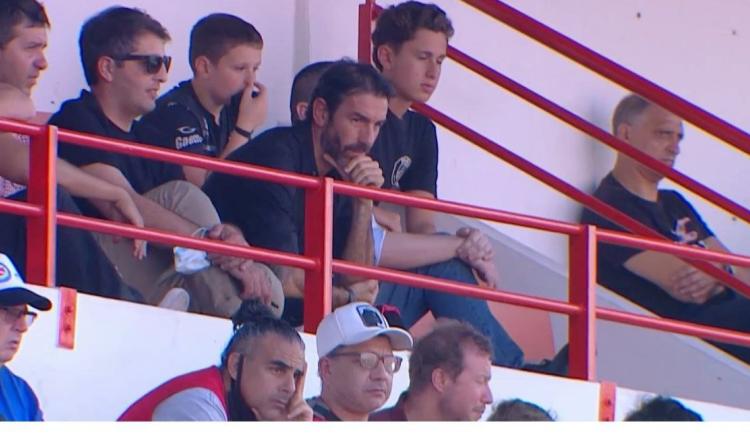 Imagen de ROBERT PIRES, PRESENTE EN LA PATERNAL