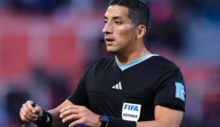 Imagen de Fútbol olímpico: el partido inaugural tendrá árbitro argentino