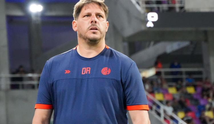 Imagen de No Ayude más: San Lorenzo se quedó sin entrenador tras la dura caída con Defensa de local