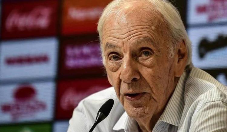 Imagen de Menotti, del apoyo a Mascherano y el futuro de Scaloni a la "vergüenza" por Brasil