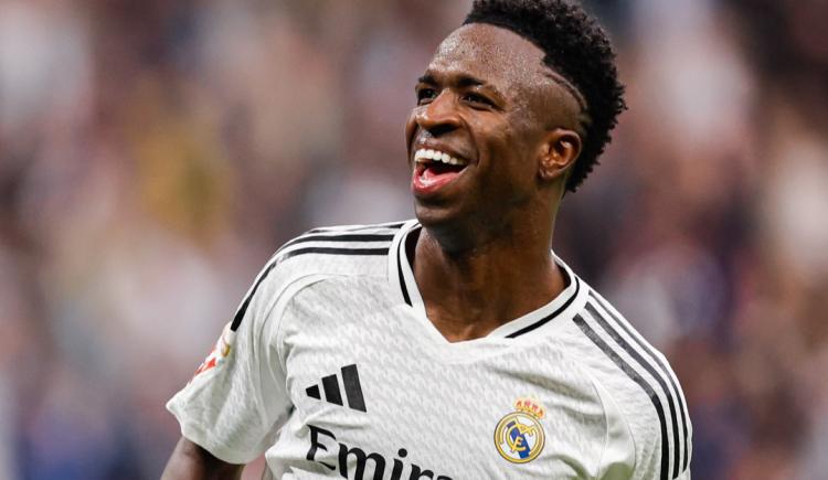 Imagen de No se llevó el Balón de Oro, pero sí la pelota: triplete de Vinicius a Osasuna