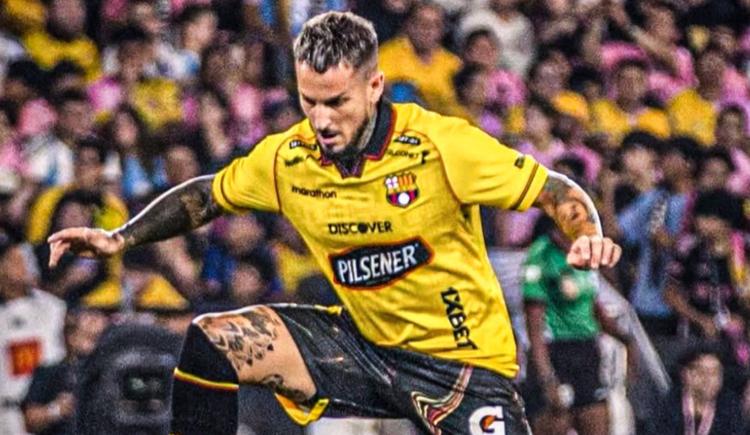 Imagen de De “Noches alegres…” a “Mucha agua mata planta”: Benedetto, otra vez tendencia