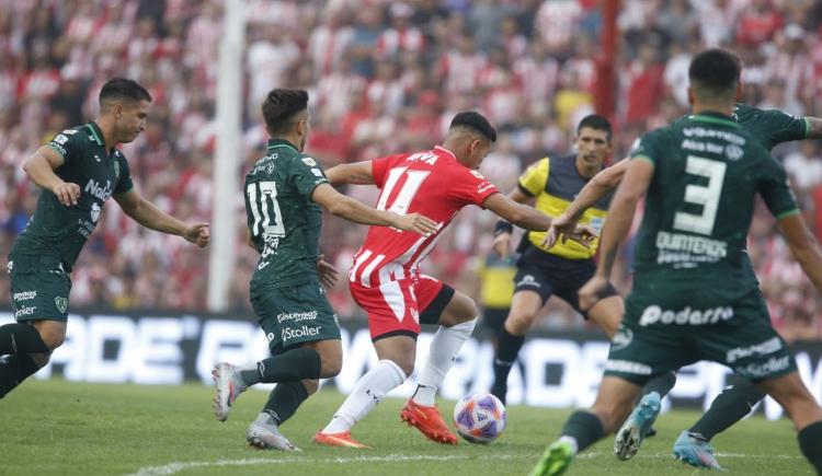 Imagen de Después de 17 años, Instituto regresó a Primera con un empate