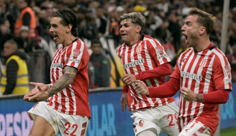 Imagen de Estudiantes de la chapa: el Pincha se fue de copas en Brasil y avanzó a las semifinales de la Libertadores
