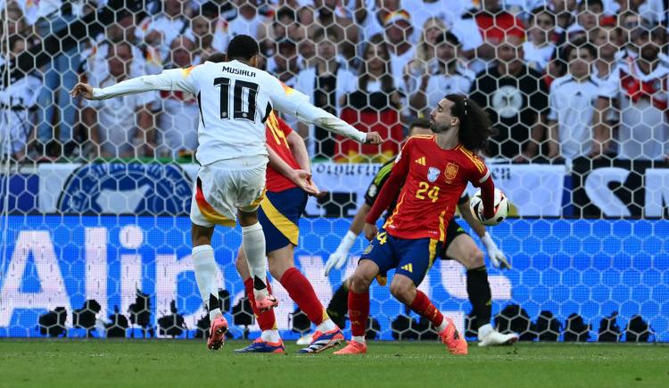 Imagen de El penal de Cucurella que reclamó todo Alemania y que el juez ignoró