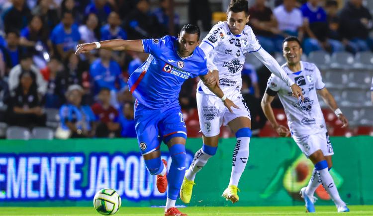 Imagen de Con goles argentinos, Querétaro y Cruz Azul igualaron en México