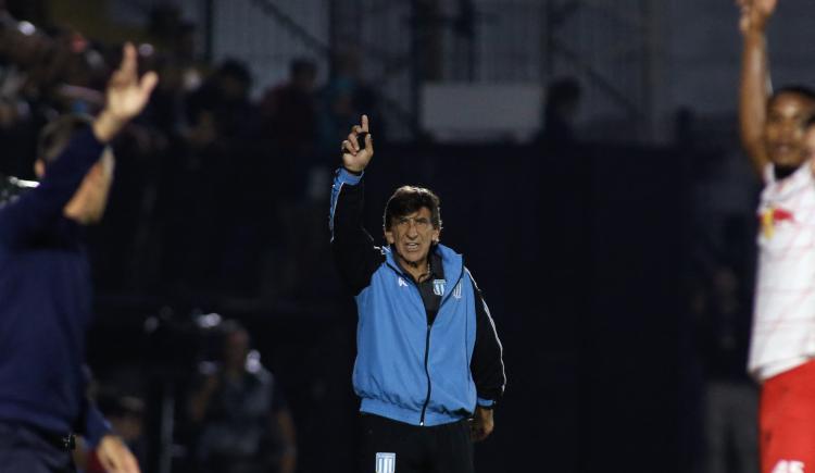 Imagen de Gustavo Costas, tras la derrota: "Nos duele a todos porque veníamos bien"