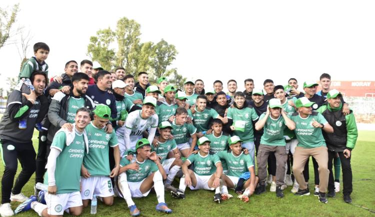 Imagen de Camioneros ascendió a la Primera C: ¿podrá seguir jugando en el Torneo Federal?