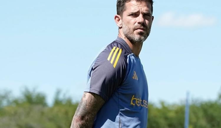 Imagen de Fernando Gago presentó la primera convocatoria del año con bajas de peso y un esperado regreso