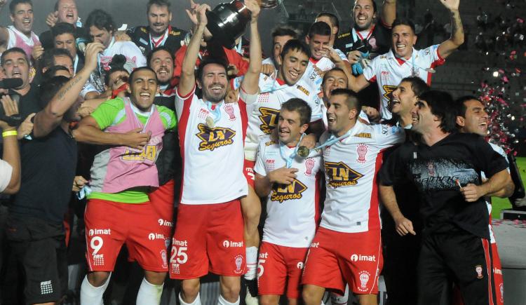 Imagen de El día que el "Rolfi" Montenegro rechazó entrar en una final para salvar el título de Huracán