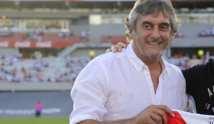 Imagen de El infortunio de Enzo Francescoli: chocó a metros del Monumental