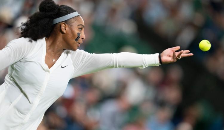 Imagen de Serena Williams y el sorpresivo parche en su rostro