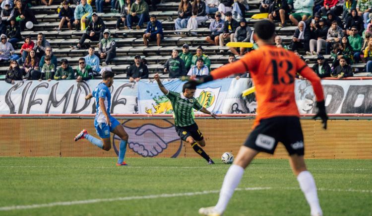 Imagen de Aldosivi y Estudiantes empataron sin goles en Mar del Plata y profundizaron sus necesidades