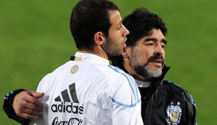Imagen de La conexión mística de Diego Maradona con la Selección de Javier Mascherano