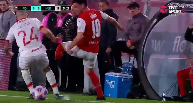 Imagen de El caño viral de Alan Soñora