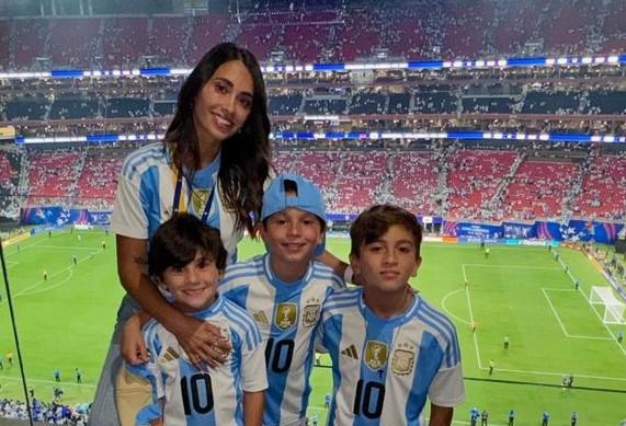 Imagen de Anto capitana: la reacción de la esposa de Lionel Messi tras la victoria con Canadá
