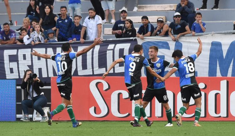Imagen de BANFIELD VENCIÓ A GIMNASIA Y EXTENDIÓ LA BUENA RACHA CON DABOVE
