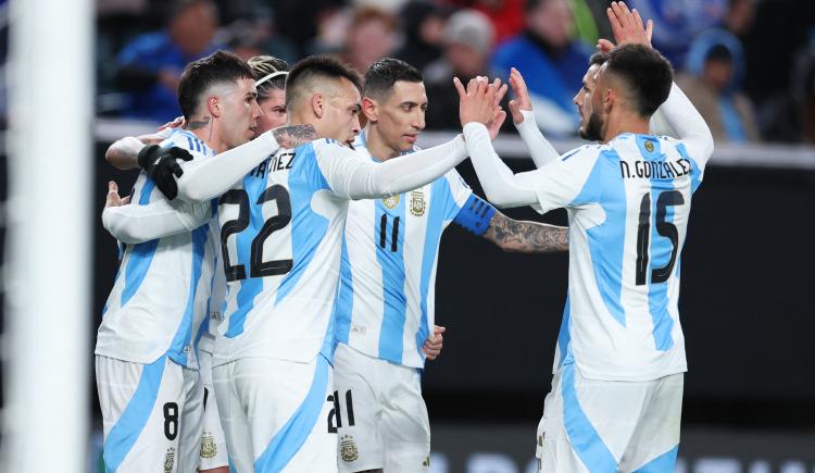 Imagen de Argentina no sufrió la ausencia de Messi y abrió el 2024 con una goleada a El Salvador