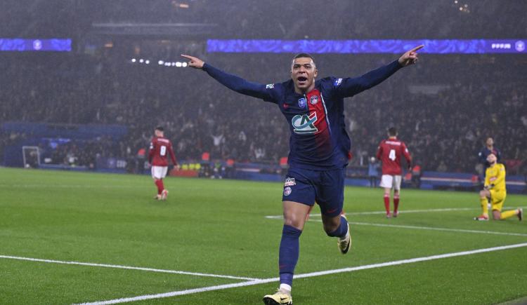 Imagen de Con un bombazo de Mbappé, PSG avanzó en la Copa de Francia