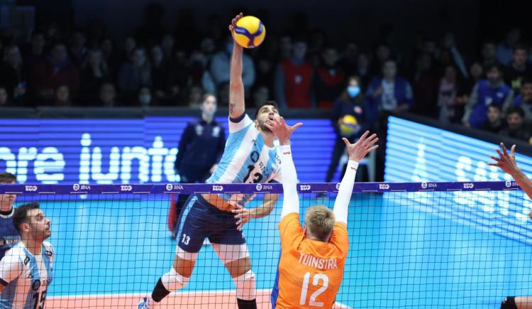 Imagen de Voley: Argentina se impuso a Países Bajos entre homenajes y emociones