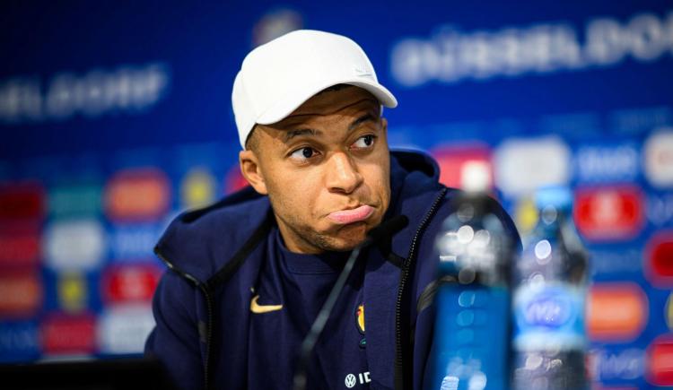 Imagen de Kylian Mbappé se volvió a involucrar en política: "Es urgente votar tras los resultados catastróficos"