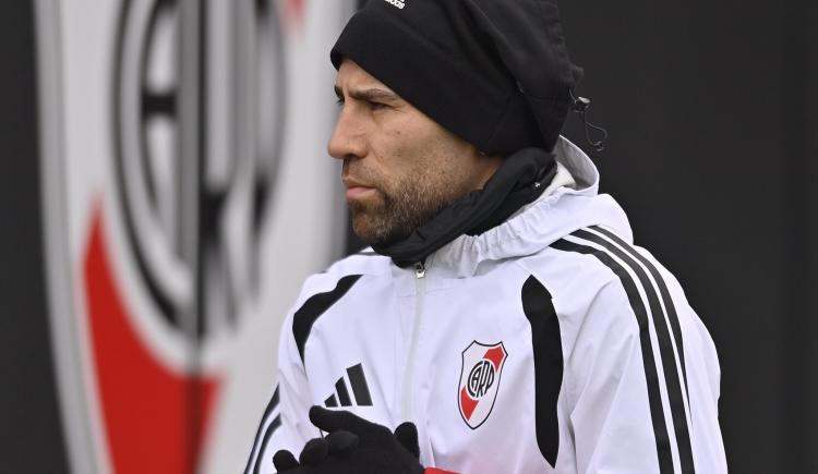 Imagen de Otamendi: "De esta salimos todos juntos con el Chacho, el presidente y el equipo"