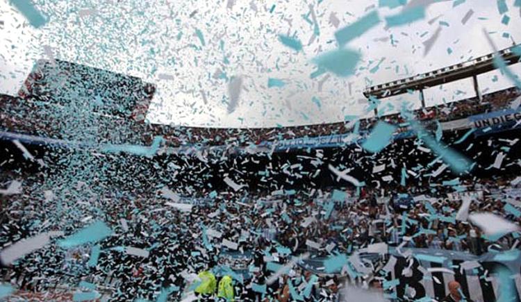 Imagen de EL PÚBLICO VUELVE A LAS CANCHAS