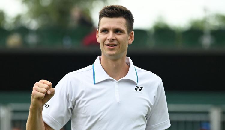 Imagen de WIMBLEDON: HURKACZ SORPRENDIÓ A MEDVEDEV Y SERÁ RIVAL DE FEDERER