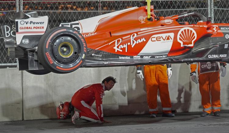 Imagen de Fórmula 1: el insólito accidente que sufrió Carlos Sainz en Las Vegas