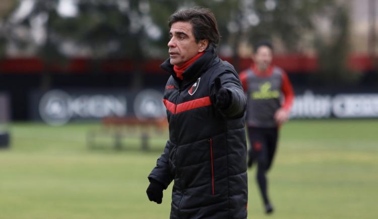 Imagen de Sanguinetti tiene problemas en los laterales