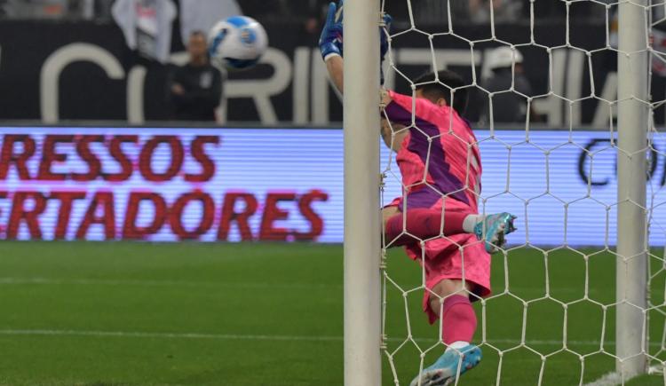 Imagen de La exitosa seguidilla de Agustín Rossi en los “mata-mata” en el arco de Boca