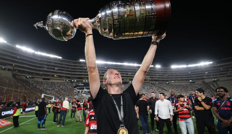 Imagen de Fin de la novela: Flamengo tomó una contundente decisión con Filipe Luis