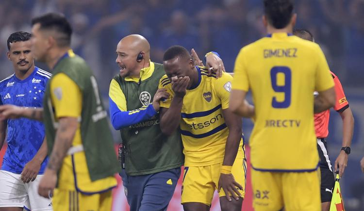 Imagen de La increíble expulsión de Luis Advíncula a los 29 segundos