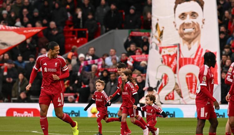 Imagen de El emotivo homenaje a Diogo Jota en Anfield después de Navidad