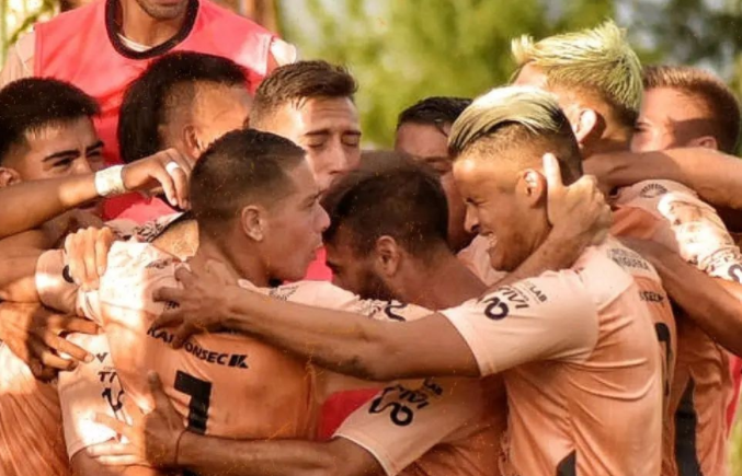 Imagen de BERAZATEGUI VOLVIÓ A GANAR Y ES LÍDER DEL TORNEO APERTURA DE LA PRIMERA C