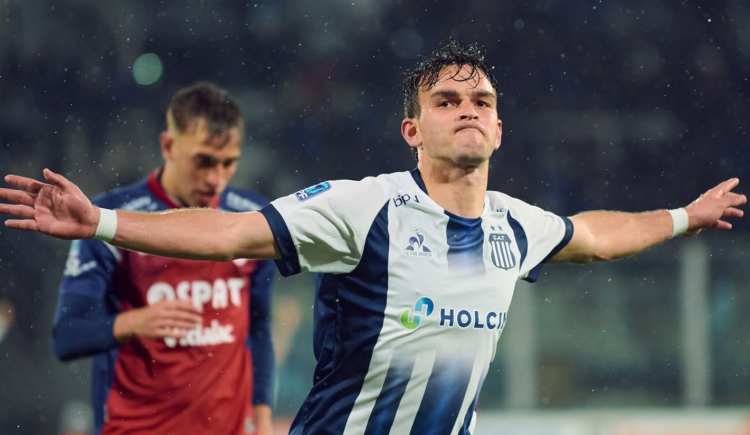 Imagen de Talleres festejó ante su gente y ganó por primera vez en el ciclo De Felippe