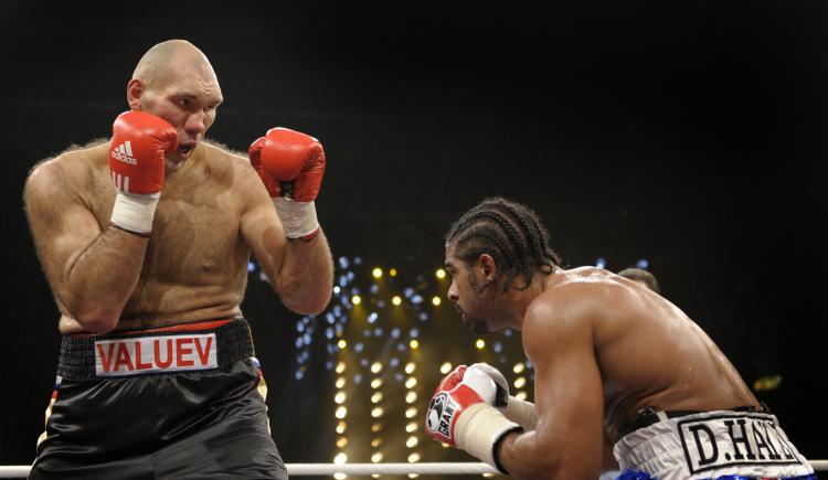 Imagen de Nikolai Valuev, ex campeón mundial pesado de boxeo, se sumó al ejército ruso