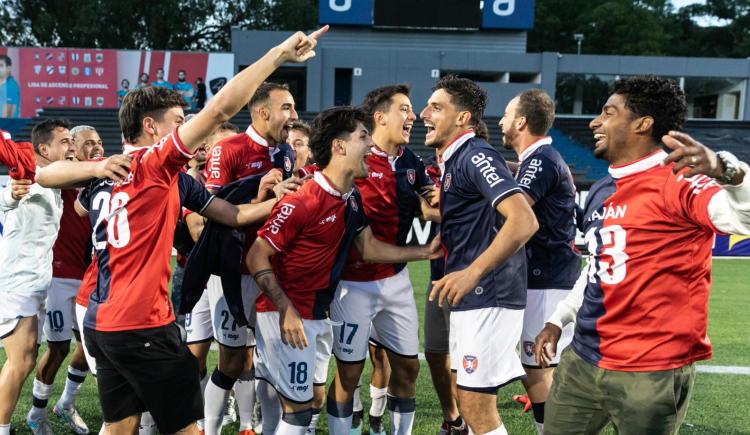 Imagen de ALBION VOLVIÓ A PRIMERA DIVISIÓN DESPUÉS DE 113 AÑOS