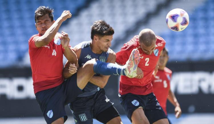 Imagen de Racing enfrentó a Bolivar en sus primeros dos amistosos del año