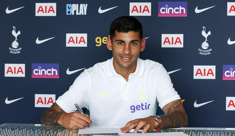 Imagen de Tottenham anunció la compra de Cuti Romero