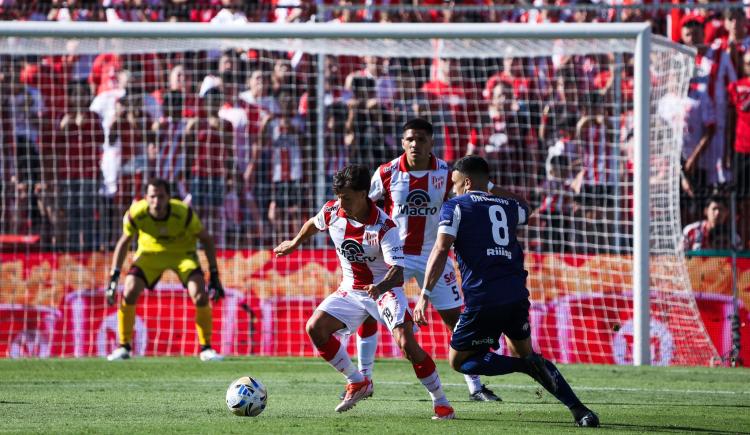 Imagen de Punto que T clasifica: Talleres empató con Instituto y se metió en octavos