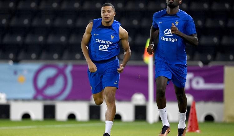 Imagen de Konaté aseguró que "Mbappé jugará contra Inglaterra"