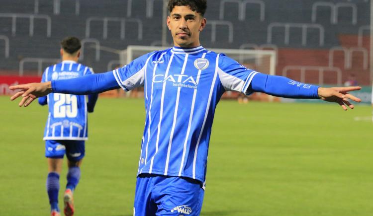Imagen de Godoy Cruz goleó a Riestra en Mendoza